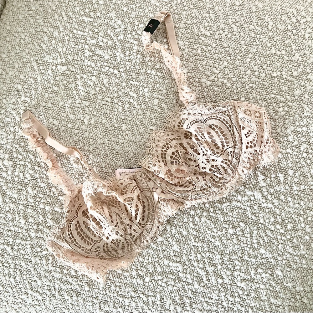 Victoria’s Secret Nude Lace Bra